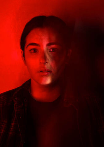 File:The-walking-dead-season-7-tara-masterson-red-portrait-658.jpg