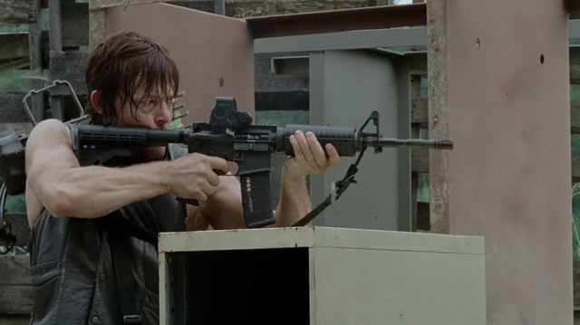 File:TWDS04E08M4A1.png