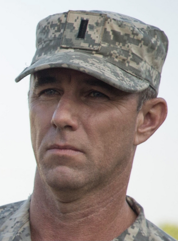 File:Season one lieutenant moyers.png
