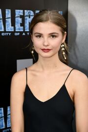Stefanie-scott-valerian-and-the-city-of-a-thousand-planets