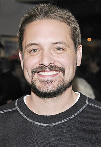 Archivo:1354758382 4b-will-friedle-560.jpg
