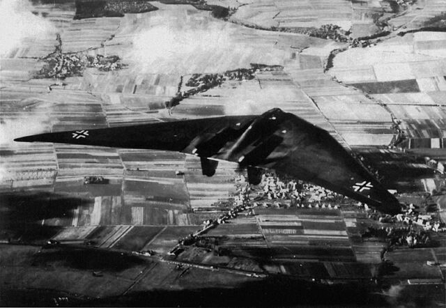 File:Historical-photos-pt4-german-flying-ho-229-wing.jpg