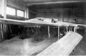 File:Ho-229BeingBuilda.jpg