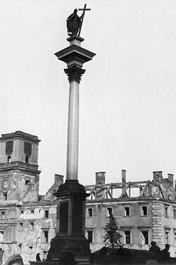 Kolumna Zygmunta Zamek Krolewski (1941).jpg