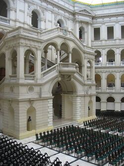 450px-Politechnika warszawska duza aula.jpg