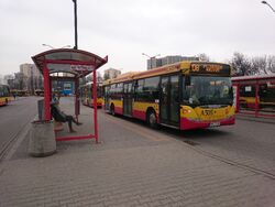 Metro Wilanowska 16 (autobus 108).jpg