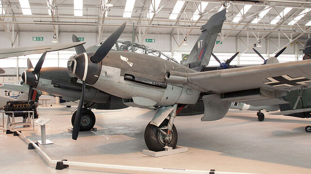 File:800px-Messerschmitt Me 410 (3444884769).jpg
