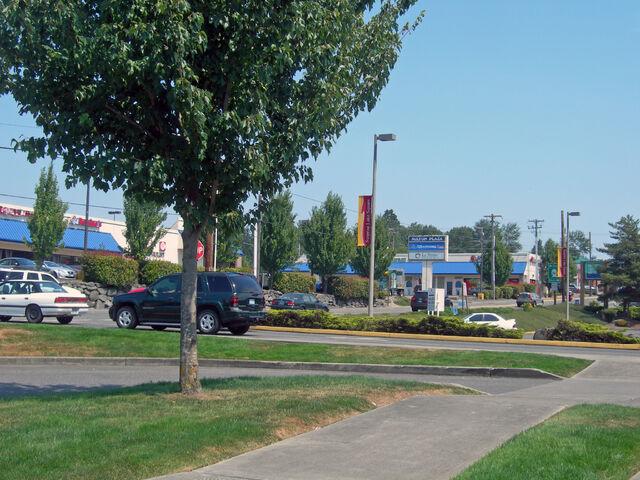 File:Ajmccusaedgewooddowntown.jpg
