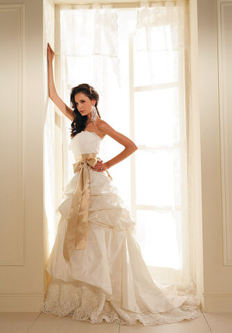 File:Designer-wedding-dresses.jpg