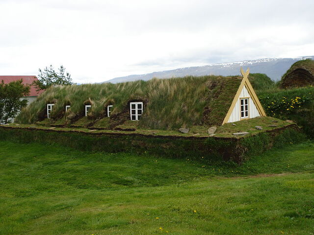 File:Icelandic turf house1.jpg