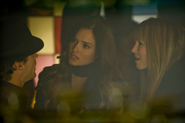 File:Image- 1x11-NealandAlex.jpg