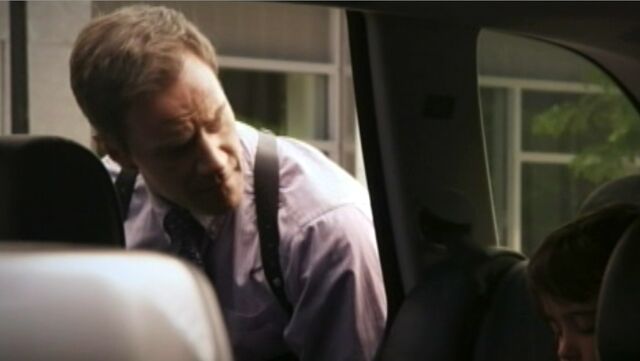 File:2x06-PeterFindsOllie.jpg