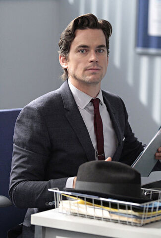 File:5x02-NealDesk.jpg