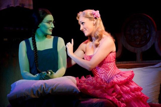 File:Anne and Tiffany.jpg