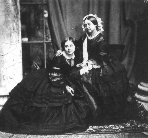 Plik:Vickywithvictoria1857 fdxmi.jpg