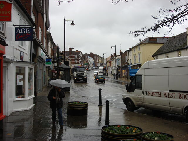 Plik:Halstead High Street.jpg