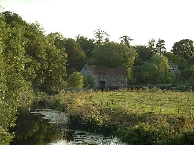 Plik:Dorset stur mill from bridge.jpg