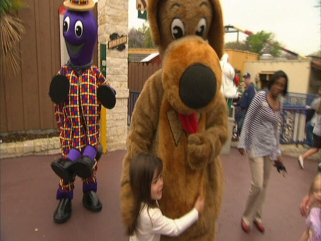 File:HenryandWagsatWigglesWorld.jpg
