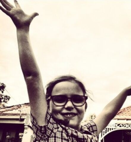 File:Mariajumping.jpg