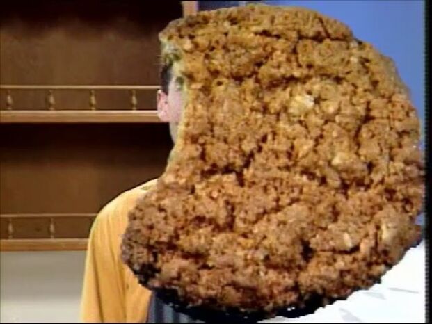 File:CrunchyMunchyHoneyCakeTransition.jpg