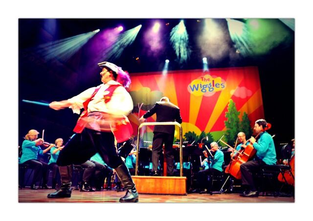 File:CaptainFeatherswordinTheMelbourneSymphonyOrchestra.jpg