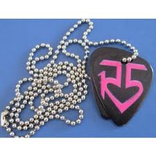 File:R5 Pick Necklace.jpeg
