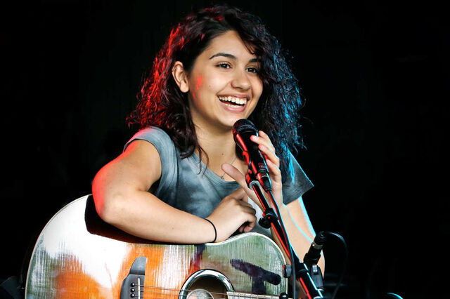 File:AlessiaCara1.jpg