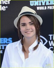 Maia-mitchell-cierra-ramirez-mu-premiere-06