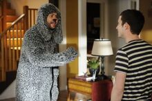 Wilfred-FX-2012-Episode-6-Avoidance-2-550x366