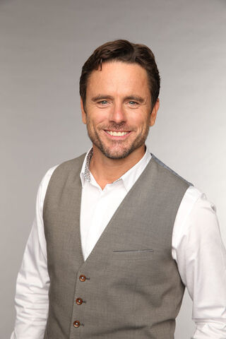 File:Chip+Esten+CMT+Music+Awards+Wonderwall+Portrait+gZ0RgDN63Del.jpg