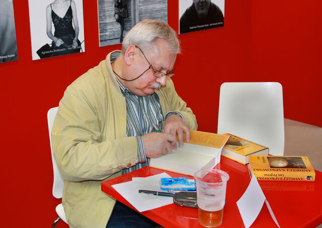 File:Sapkowski2010.jpg