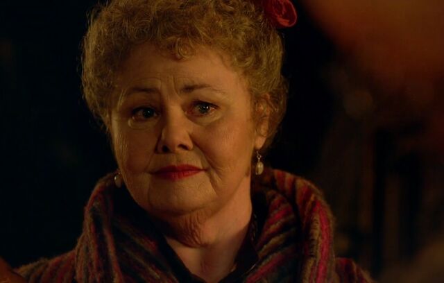 File:S3E4 Ursula.jpg