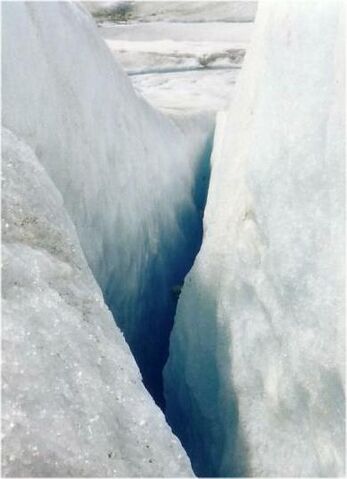 File:Crevasse1.jpg