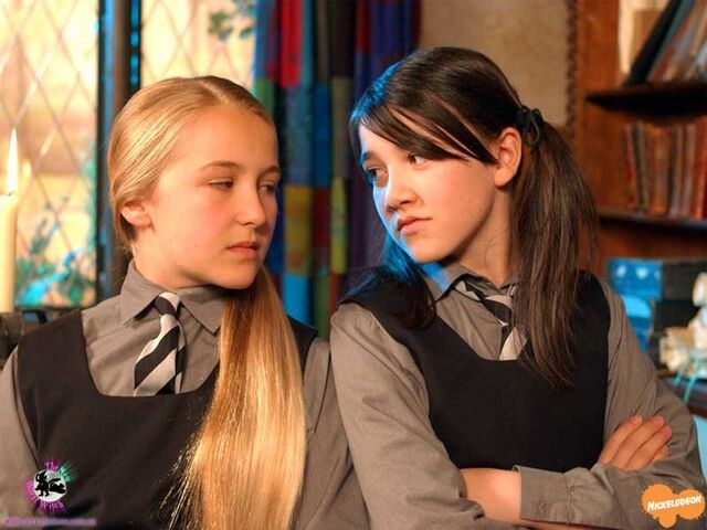 File:NewWWgirls.jpg