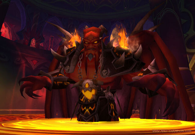 Datei:Kil'jaeden am Sonnenbrunnen.jpg