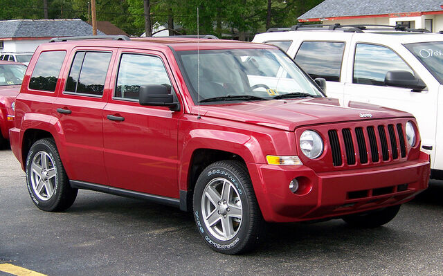 File:JeepPatriotfrontQuarter01.jpg