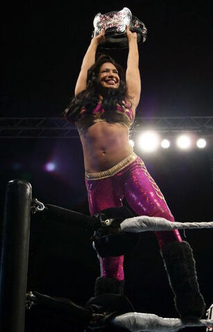 Archivo:WWE Melina.jpg