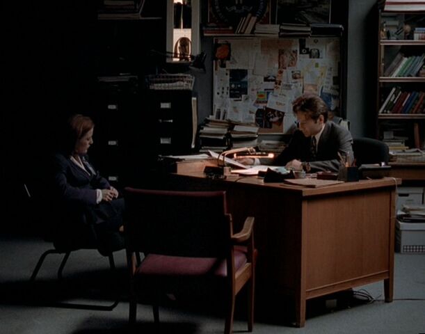File:MulderScullyDesk.jpg