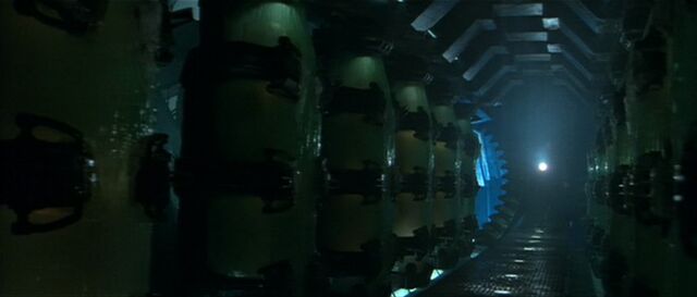 File:Alien Cyrochamber hallway less overgrown with ice.jpg