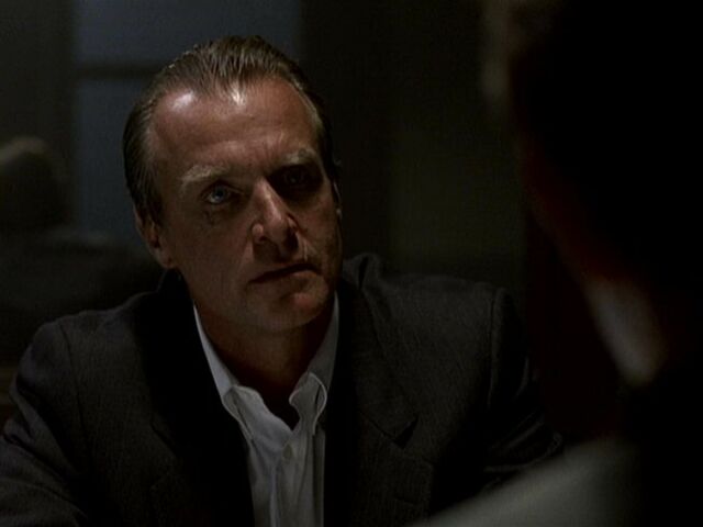 File:The Judge talks to Frank Black.jpg