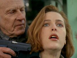 SIG-Sauer P225 Scully Gunpoint