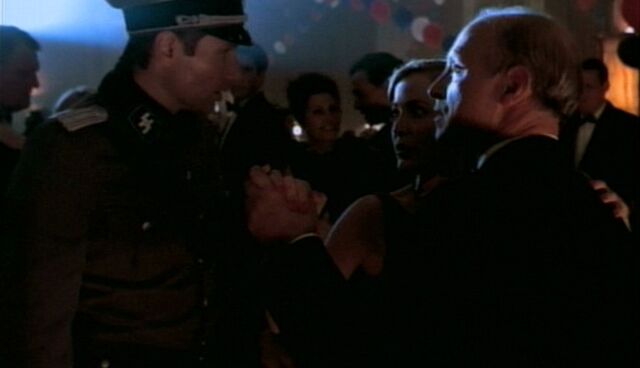 File:DisguisedMulderMeetsScully.jpg