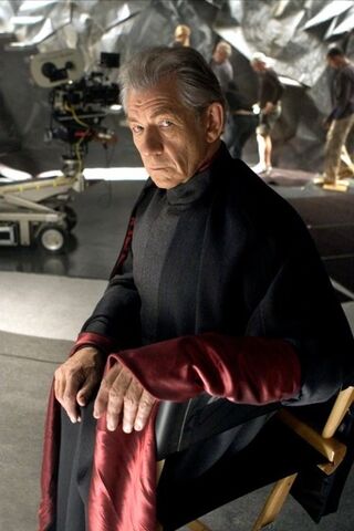 File:Magneto X2 1.jpg