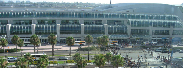 File:Comic-Con slider-feed 02.jpg