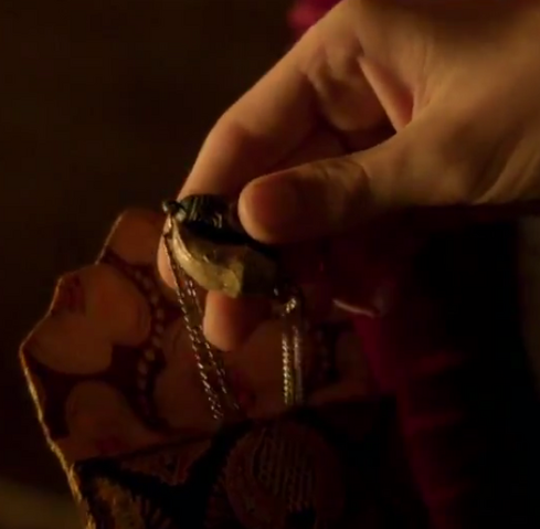 File:Yin and Yang Necklace.png