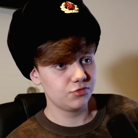 File:Pyrocynical Ushanka 2.png