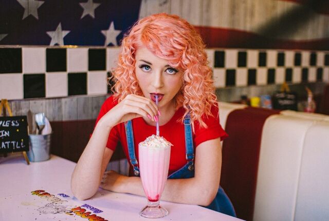 File:Milkshake.jpg