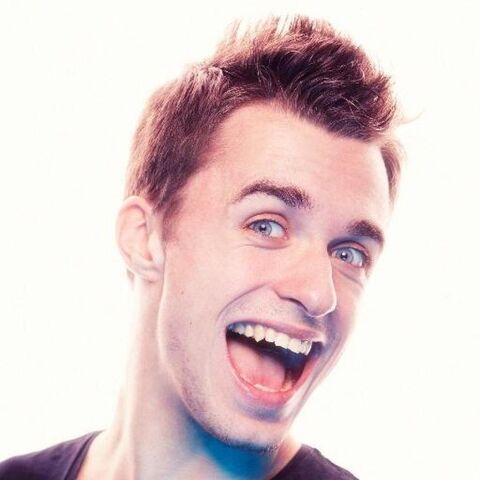 Fichier:Squeezie.jpg