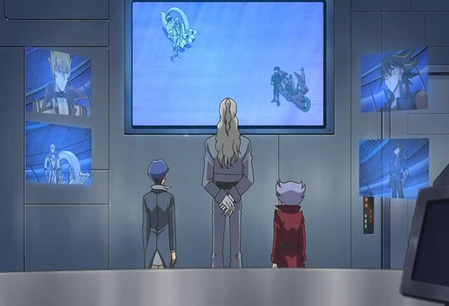 File:5Dx004 Watching the Duel.jpg