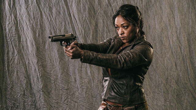 Fichier:Warren-kellita-smith.jpg